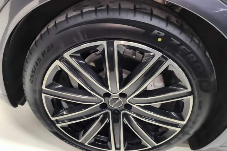 Used Hima Luxeed R7 2024 All-Electric 802 km Max Left Front Wheel Hub