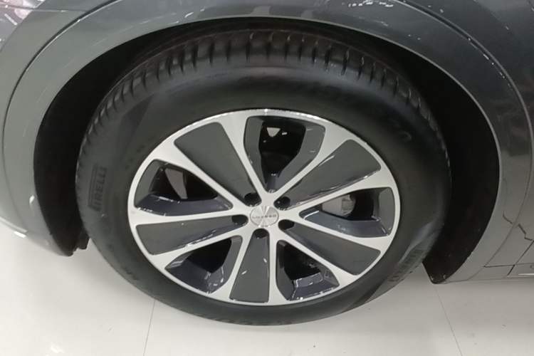 Used Hima Luxeed R7 2024 All-Electric 667 km Max Left Front Wheel Hub