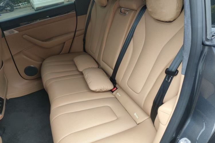 Used Hima Luxeed R7 2024 All-Electric 802 km Max Left Rear Seat