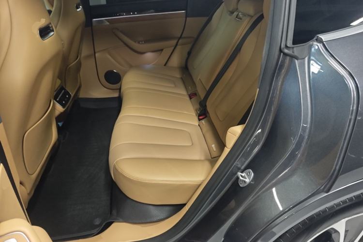 Used Hima Luxeed R7 2024 Pure Electric 667km Pro Left Rear Seat
