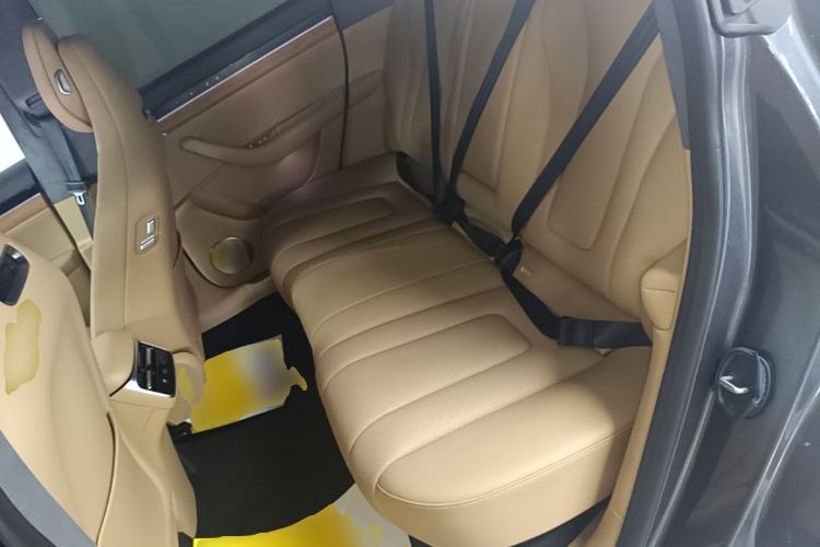 Used Hima Luxeed R7 2024 All-Electric 802 km Max Left Rear Seat