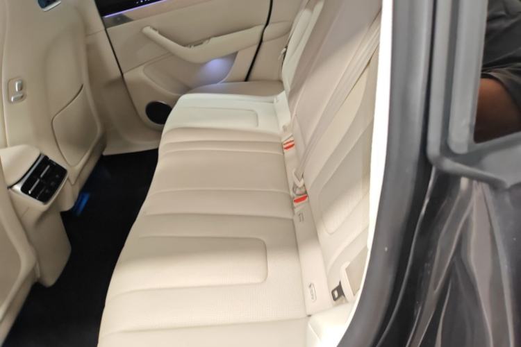 Used Hima Luxeed R7 2024 All-Electric 802 km Max Left Rear Seat