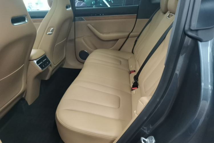 Used Hima Luxeed R7 2024 All-Electric 736 km Ultra Left Rear Seat