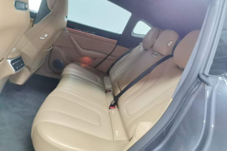Used Hima Luxeed R7 2024 All-Electric 802 km Max Left Rear Seat