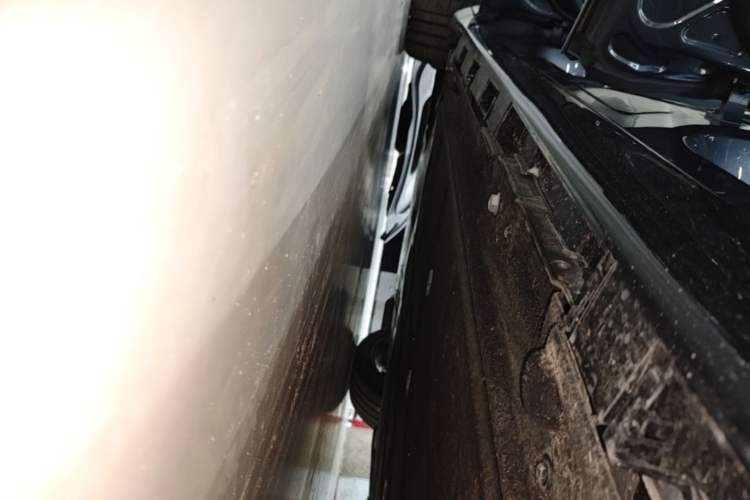 Used Hima Luxeed R7 2024 All-Electric 667 km Max Left Side Sill