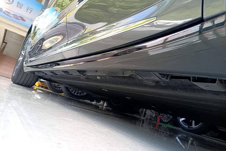 Used Hima Luxeed R7 2024 Pure Electric 667km Pro Left Side Sill