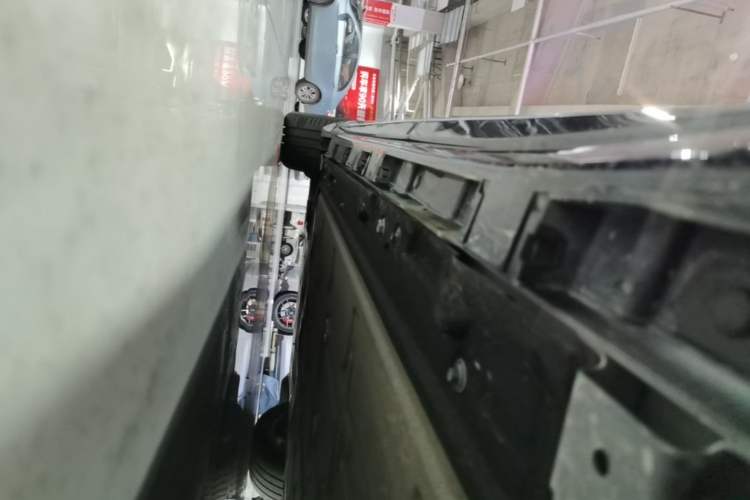 Used Hima Luxeed R7 2024 All-Electric 802 km Max Left Side Sill