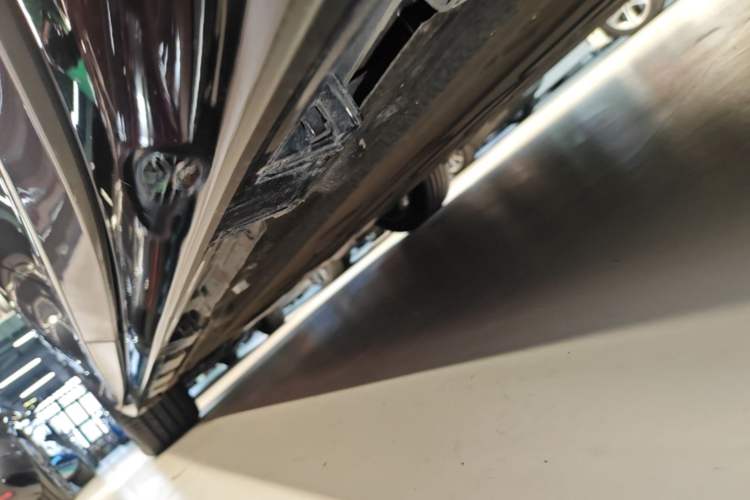 Used Hima Luxeed R7 2024 All-Electric 802 km Max Left Side Sill