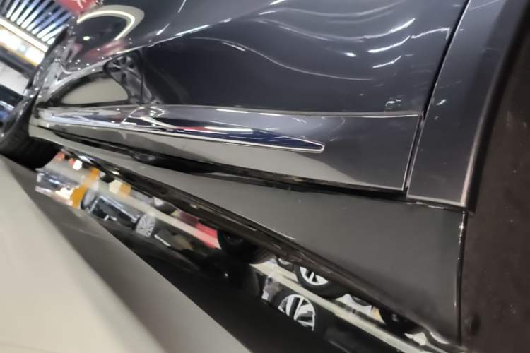 Used Hima Luxeed R7 2024 All-Electric 802 km Max Left Side Sill