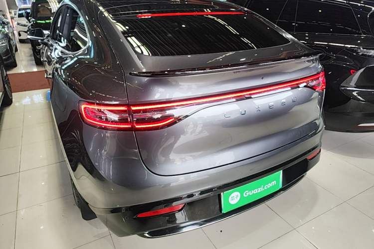 Used Hima Luxeed R7 2024 All-Electric 736 km Ultra Rear Left 45 Deg