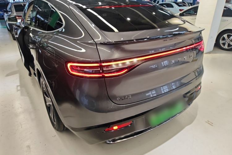 Used Hima Luxeed R7 2024 All-Electric 802 km Max Rear Left 45 Deg