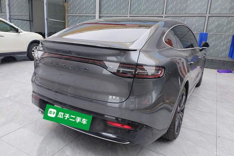 Used Hima Luxeed R7 2024 All-Electric 802 km Max Rear Right 45 Deg