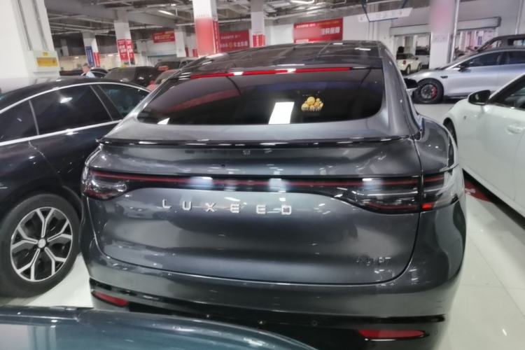 Used Hima Luxeed R7 2024 All-Electric 802 km Max Rear