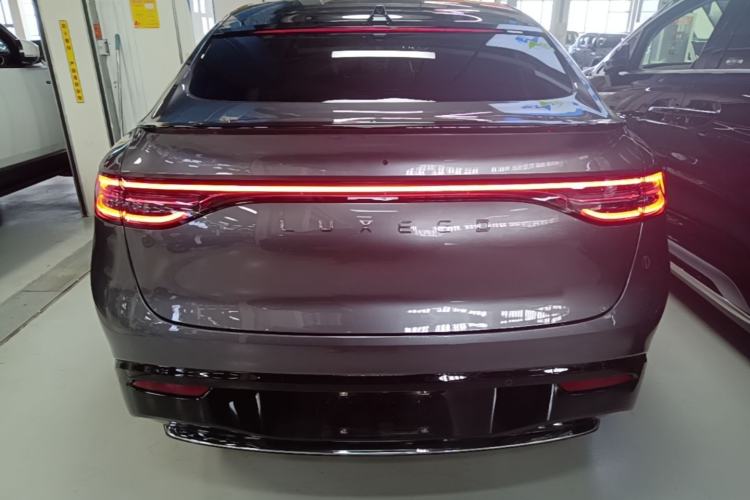 Used Hima Luxeed R7 2024 All-Electric 802 km Max Rear