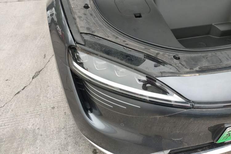Used Hima Luxeed R7 2024 All-Electric 802 km Max Right Front Headlight