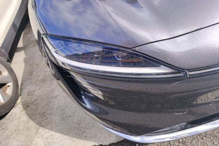 Used Hima Luxeed R7 2024 All-Electric 802 km Max Right Front Headlight