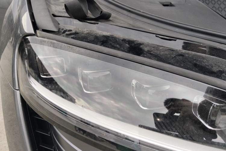 Used Hima Luxeed R7 2024 All-Electric 802 km Max Right Front Headlight