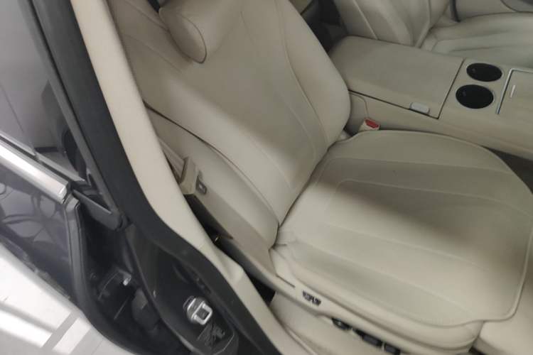 Used Hima Luxeed R7 2024 All-Electric 802 km Max Right Front Seat