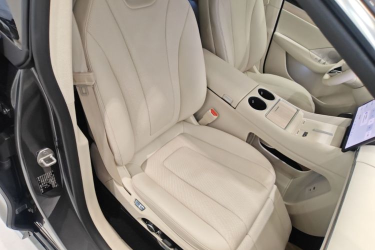 Used Hima Luxeed R7 2024 All-Electric 802 km Max Right Front Seat