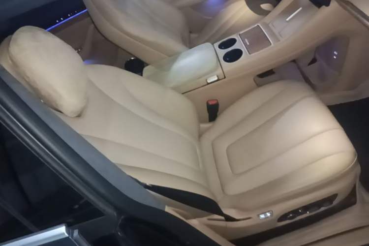 Used Hima Luxeed R7 2024 All-Electric 736 km Ultra Right Front Seat