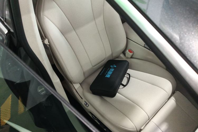 Used Hima Luxeed R7 2024 All-Electric 802 km Max Right Front Seat