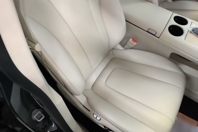 Used Hima Luxeed R7 2024 All-Electric 802 km Max Right Front Seat