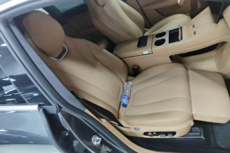 Used Hima Luxeed R7 2024 All-Electric 802 km Max Right Front Seat