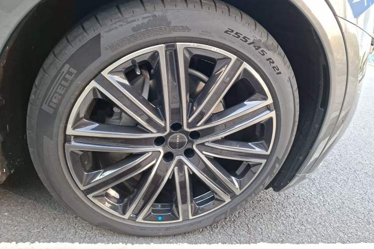 Used Hima Luxeed R7 2024 All-Electric 667 km Max Right Front Wheel Hub