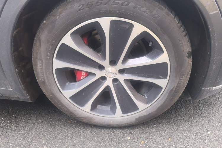 Used Hima Luxeed R7 2024 All-Electric 736 km Ultra Right Front Wheel Hub