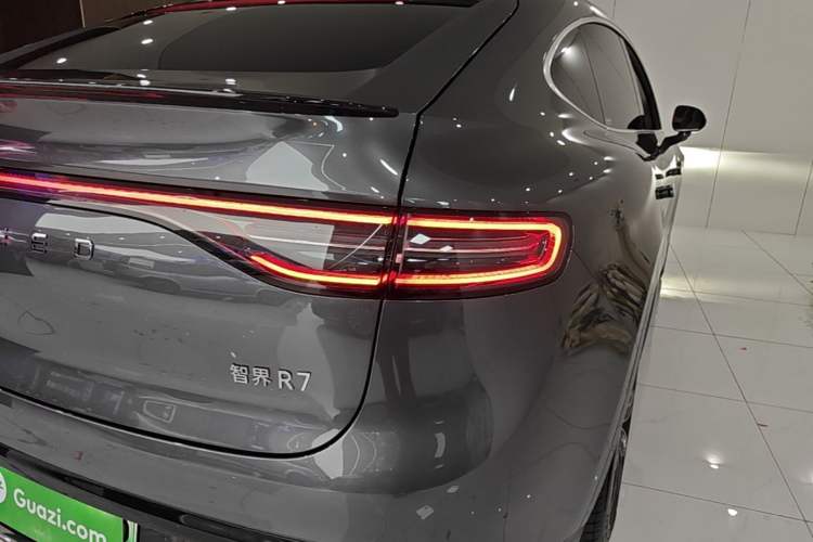 Used Hima Luxeed R7 2024 All-Electric 802 km Max Right Rear Taillight