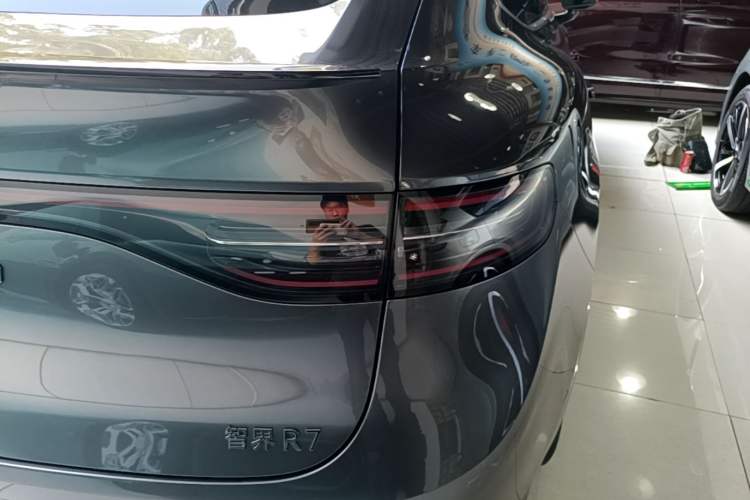 Used Hima Luxeed R7 2024 Pure Electric 667km Pro Right Rear Taillight