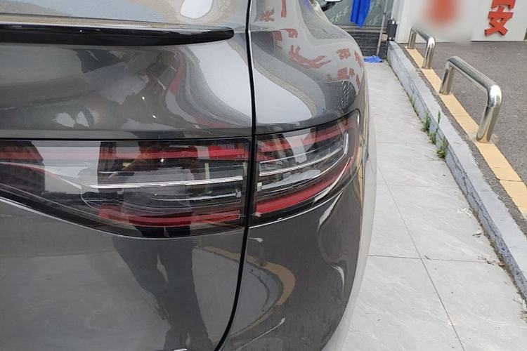 Used Hima Luxeed R7 2024 All-Electric 802 km Max Right Rear Taillight