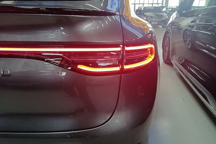 Used Hima Luxeed R7 2024 All-Electric 802 km Max Right Rear Taillight