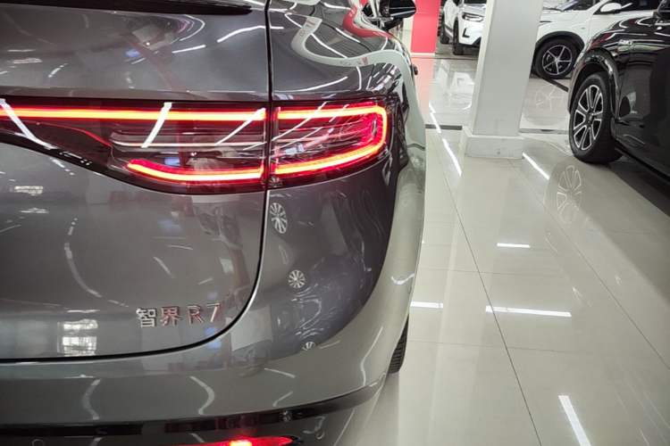 Used Hima Luxeed R7 2024 All-Electric 802 km Max Right Rear Taillight