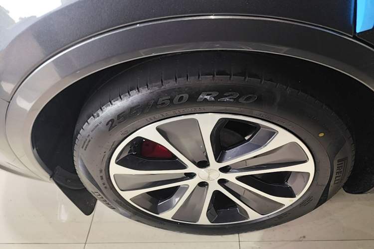 Used Hima Luxeed R7 2024 All-Electric 736 km Ultra Right Rear Wheel Hub