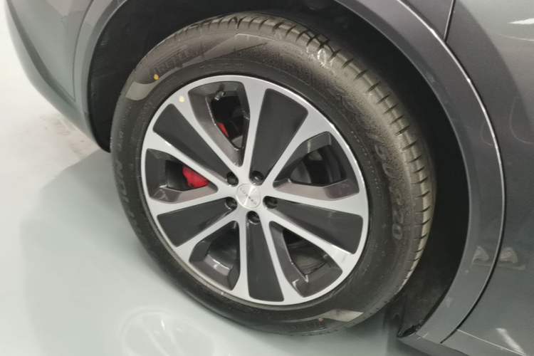 Used Hima Luxeed R7 2024 All-Electric 736 km Ultra Right Rear Wheel Hub