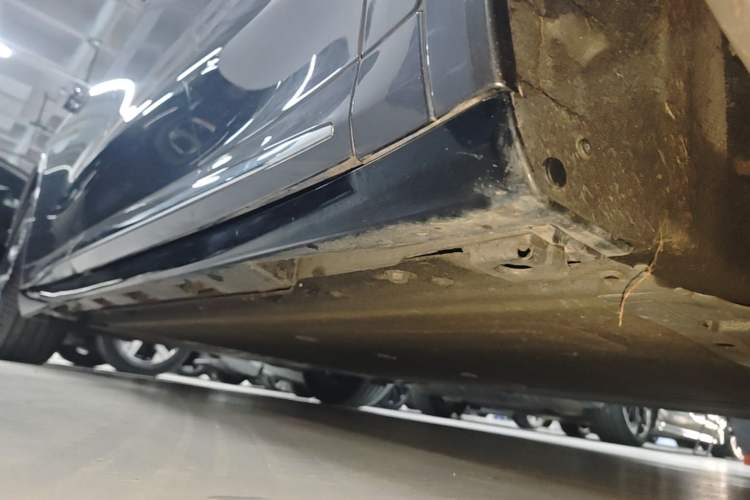Used Hima Luxeed R7 2024 Pure Electric 667km Pro Right Side Sill