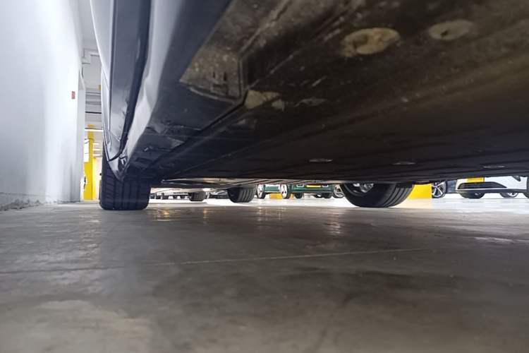 Used Hima Luxeed R7 2024 All-Electric 802 km Max Right Side Sill
