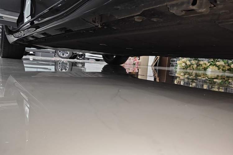 Used Hima Luxeed R7 2024 All-Electric 802 km Max Right Side Sill