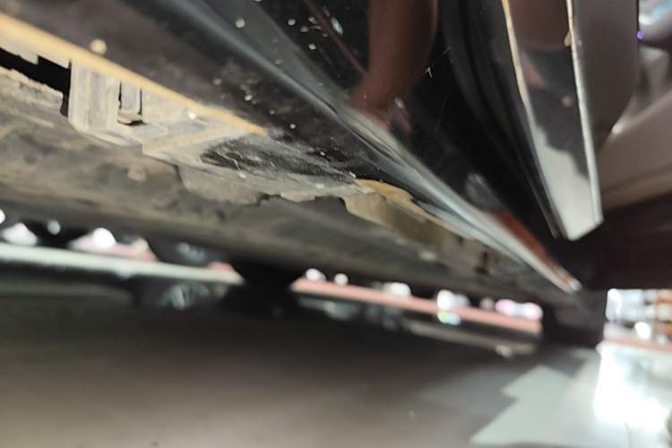 Used Hima Luxeed R7 2024 All-Electric 736 km Ultra Right Side Sill