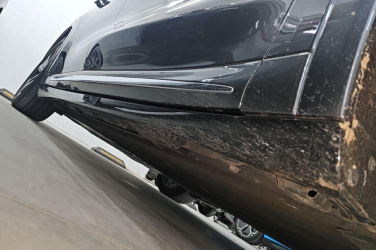 Used Hima Luxeed R7 2024 All-Electric 802 km Max Right Side Sill