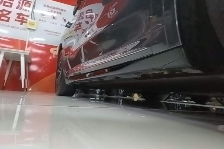 Used Hima Luxeed R7 2024 All-Electric 667 km Max Right Side Sill