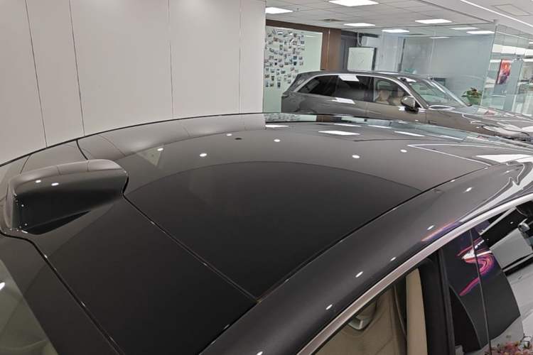 Used Hima Luxeed R7 2024 All-Electric 802 km Max Roof