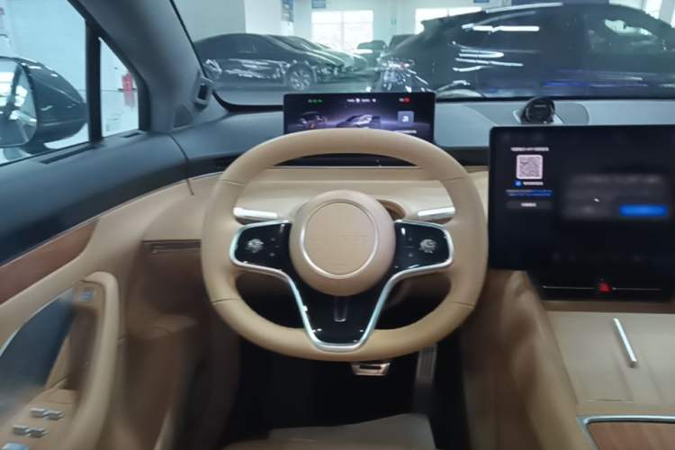Used Hima Luxeed R7 2024 All-Electric 667 km Max Steering Wheel