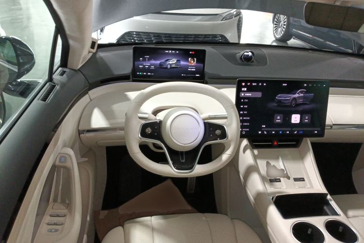 Used Hima Luxeed R7 2024 All-Electric 802 km Max Steering Wheel