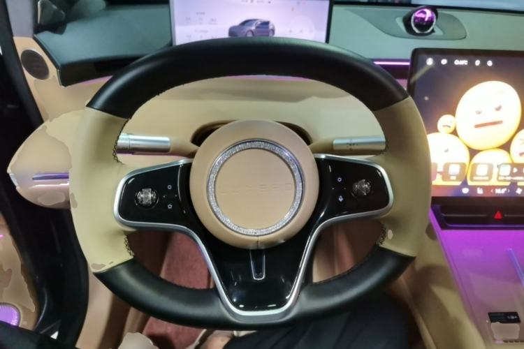 Used Hima Luxeed R7 2024 All-Electric 802 km Max Steering Wheel