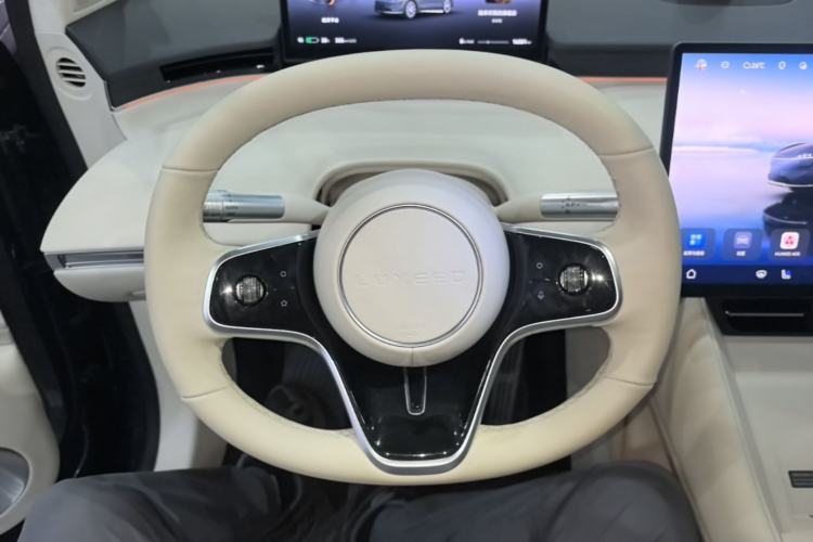 Used Hima Luxeed R7 2024 All-Electric 802 km Max Steering Wheel