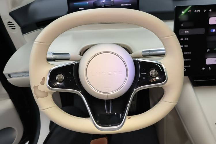 Used Hima Luxeed R7 2024 All-Electric 802 km Max Steering Wheel