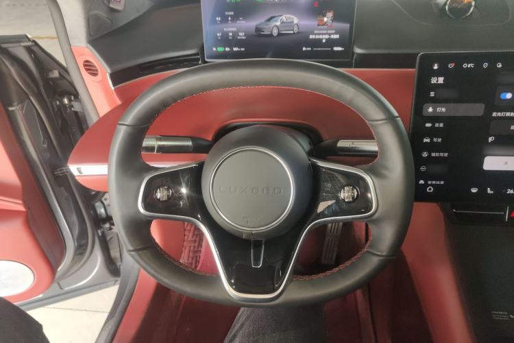 Used Hima Luxeed R7 2024 All-Electric 802 km Max Steering Wheel