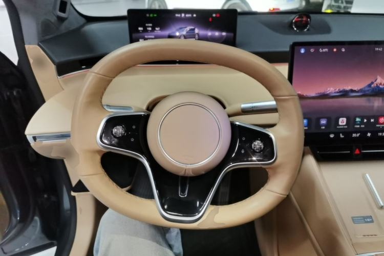 Used Hima Luxeed R7 2024 All-Electric 802 km Max Steering Wheel